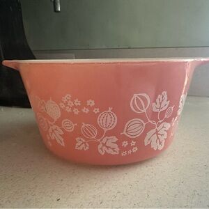Pyrex Vintage Gooseberry Pink #473 Dish